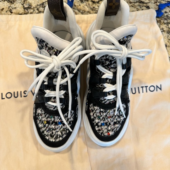 Louis Vuitton’s most popular snickers! - Picture 2 of 11